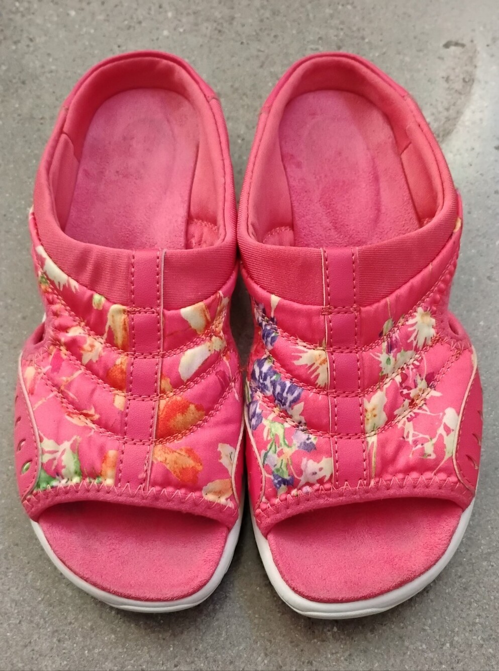 Easy Spirit TracWomen's Pink Floral Slip-On Sandal - Comfortable  Shoes
